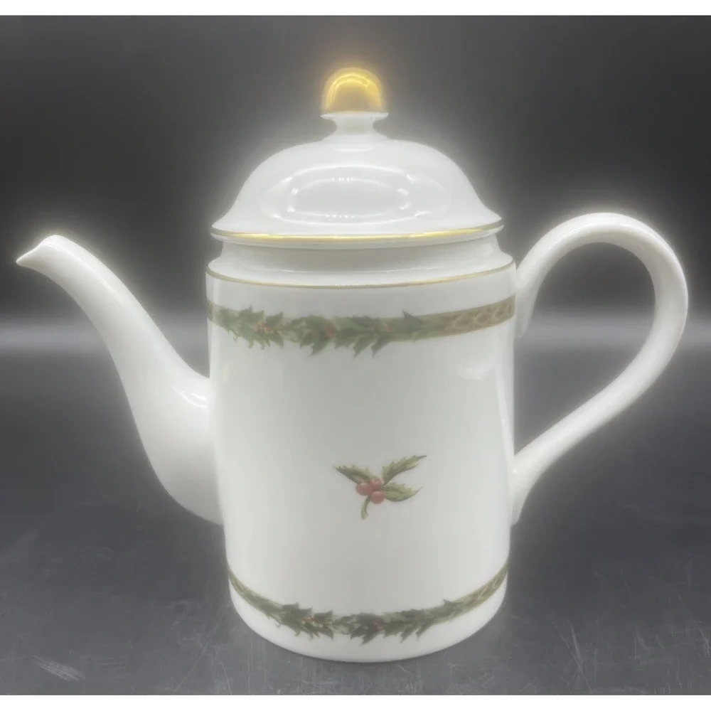 Department 56 CHRISTMAS CLASSIC Tea/Coffee Pot Made In Japan 6 Cups